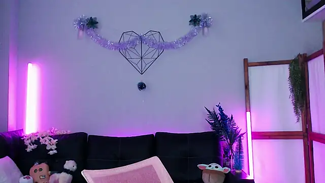 Snapshot of Wildorchid_ chatting on 12/15/24, 09:13 Wildorchid online show from 12/15/24, 09:13