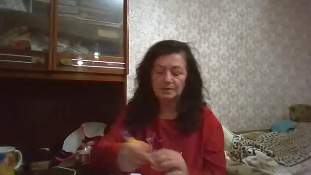 GypsiQueen2 online show from 10/13/25, 05:57