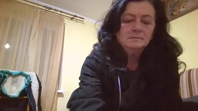 GypsiQueen2 online show from 12/13/25, 08:14