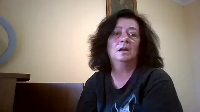 GypsiQueen2 online show from 06/04/26, 05:30