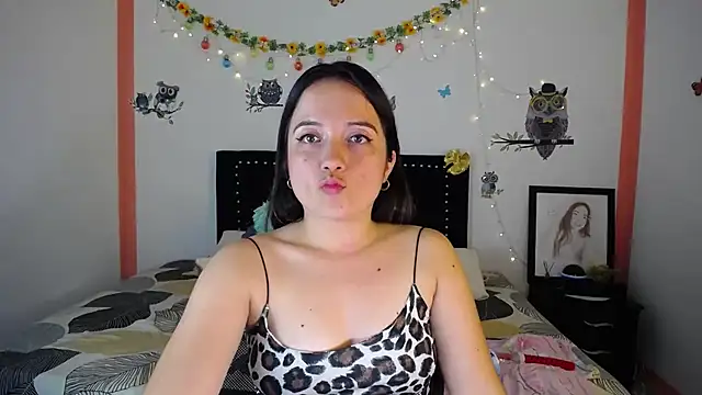 Snapshot of naughty_girl_4u chatting on 12/07/24, 07:43 naughty girl 4u online show from 12/07/24, 07:43