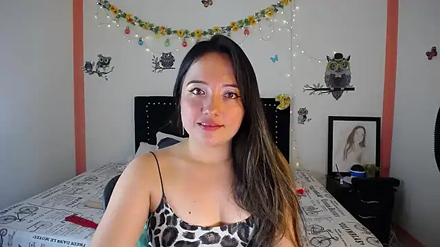 Snapshot of naughty_girl_4u chatting on 12/18/24, 04:49 naughty girl 4u online show from 12/18/24, 04:49
