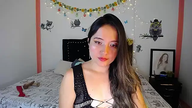 Snapshot of naughty_girl_4u chatting on 12/20/24, 06:45 naughty girl 4u online show from 12/20/24, 06:45