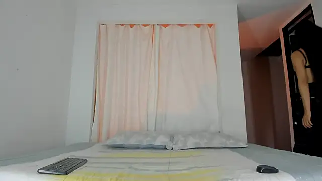 Fairycandyx online show from 04/18/26, 08:40