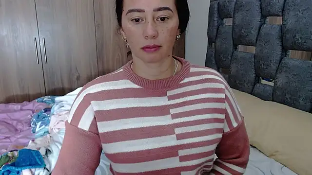 sara hott 1 online show from 01/21/25, 02:37