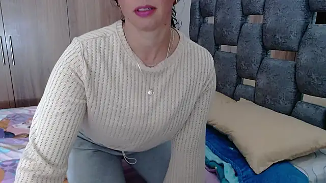 sara hott 1 online show from 01/26/25, 05:44