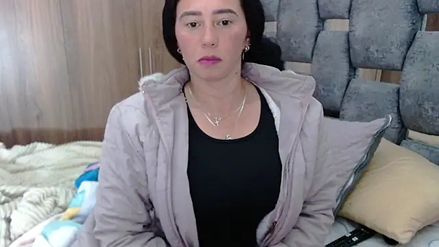 sara hott 1 online show from 01/30/25, 09:04