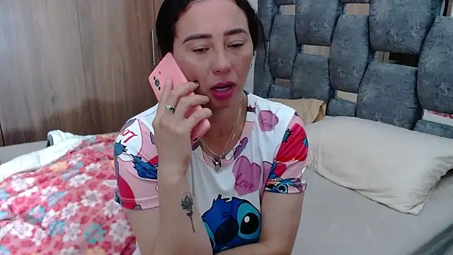 sara hott 1 online show from 02/28/25, 01:36