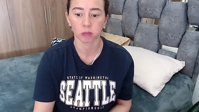 sara hott 1 online show from 03/13/25, 01:29