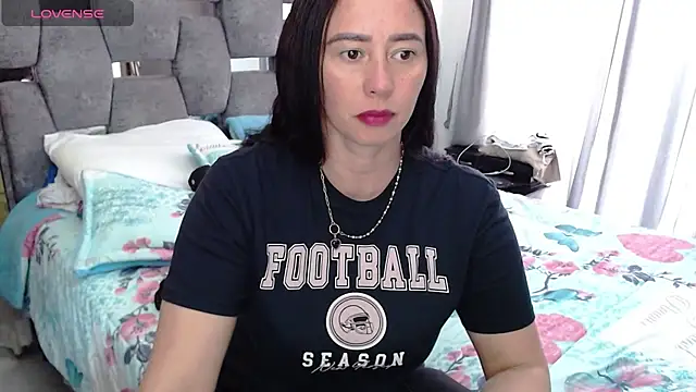 sara hott 1 online show from 10/01/25, 06:25