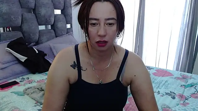 sara hott 1 online show from 11/25/25, 01:55