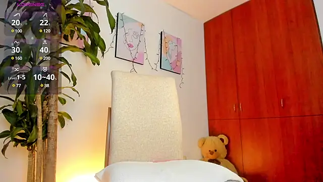 alessia1   online show from 03/11/25, 11:15