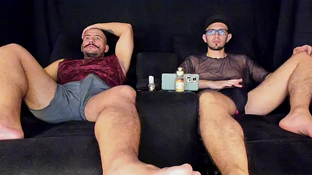 Snapshot of dylanstrong_ chatting on 03/20/25, 01:35 dylanstrong  online show from 03/20/25, 01:35