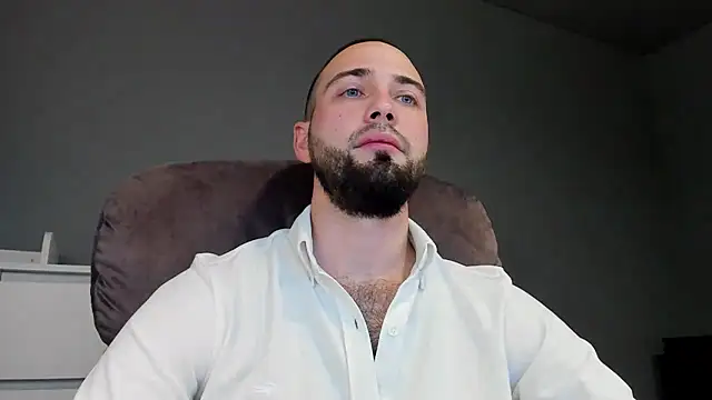 Snapshot of A_____________ chatting on 09/26/25, 12:20 A online show from 09/26/25, 12:20