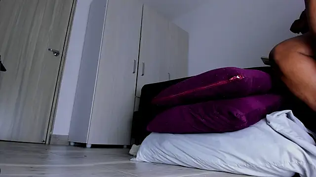 Snapshot of Skarleth69 chatting on 10/22/25, 02:56 Skarleth69 online show from 10/22/25, 02:56