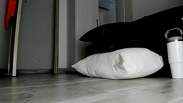 Snapshot of Skarleth69 chatting on 12/03/25, 02:52 Skarleth69 online show from 12/03/25, 02:52