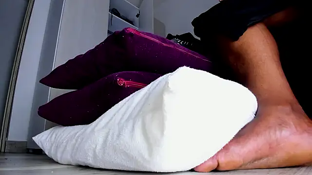 Skarleth69 online show from 02/16/26, 03:24