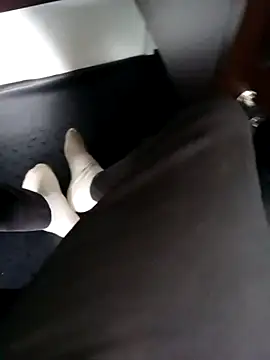 Snapshot of robinsan1010 chatting on 02/26/25, 11:30 robinsan1010 online show from 02/26/25, 11:30