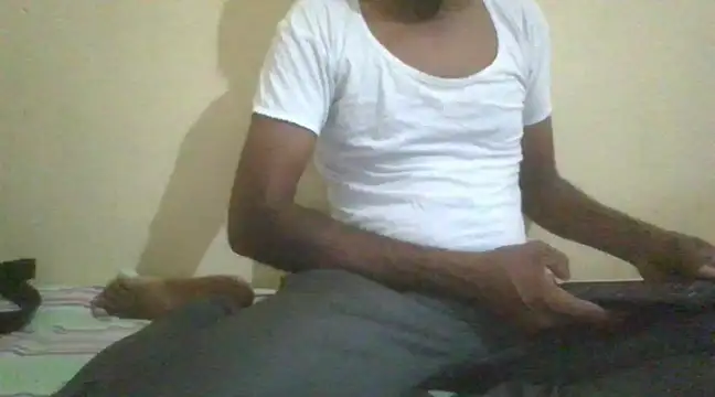 Snapshot of robinsan1010 chatting on 03/11/25, 03:12 robinsan1010 online show from 03/11/25, 03:12