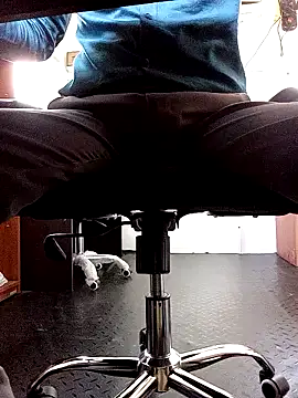 Snapshot of robinsan1010 chatting on 03/20/25, 05:57 robinsan1010 online show from 03/20/25, 05:57