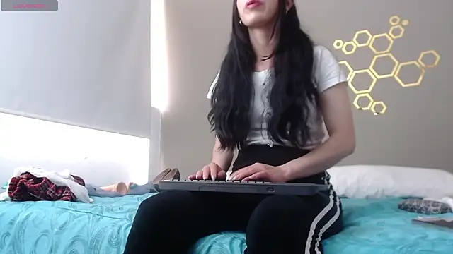 adriscute online show from 01/09/25, 09:16