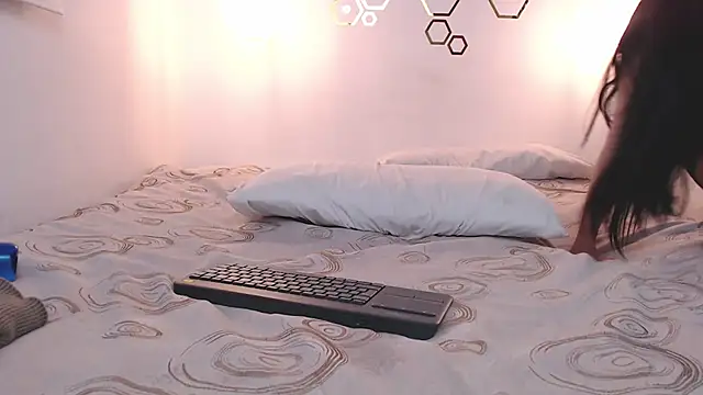 adriscute online show from 03/17/25, 08:18