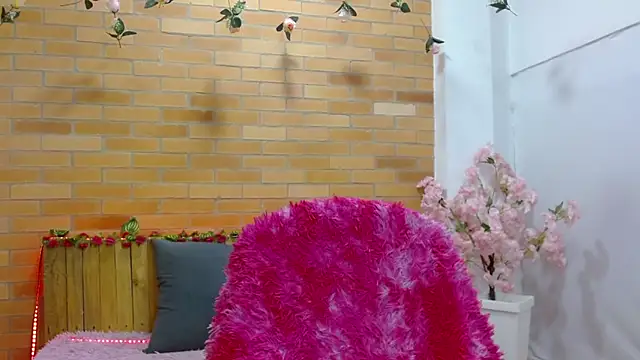 adriscute online show from 06/06/26, 02:38