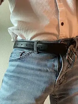 Snapshot of Stratus3031 chatting on 12/12/24, 07:59 Stratus3031 online show from 12/12/24, 07:59