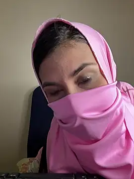 Snapshot of alia_bashar chatting on 12/10/24, 03:09 alia bashar online show from 12/10/24, 03:09