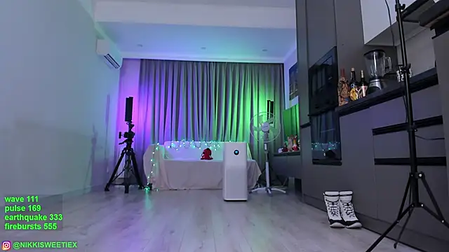 nikkisweetie online show from 01/01/25, 10:11
