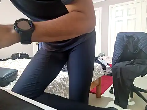 AmGuy23 online show from 02/12/25, 03:51