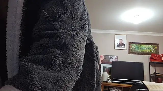 AmGuy23 online show from 10/26/25, 04:13