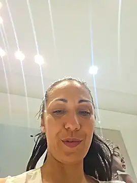 Snapshot of LeticiaWoods chatting on 06/28/26, 10:38 LeticiaWoods online show from 06/28/26, 10:38