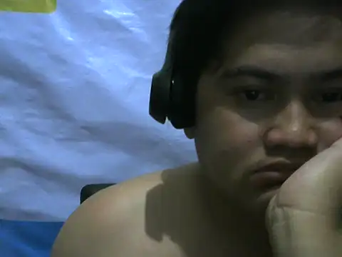 Snapshot of Yummy_Tommy21 chatting on 09/29/25, 07:08 Yummy Tommy21 online show from 09/29/25, 07:08