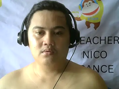 Snapshot of Yummy_Tommy21 chatting on 10/17/25, 11:07 Yummy Tommy21 online show from 10/17/25, 11:07