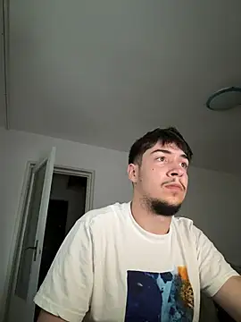 Snapshot of cristianr18 chatting on 07/14/26, 05:29 cristianr18 online show from 07/14/26, 05:29