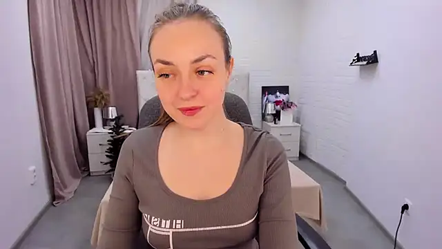 Snapshot of JessicaNickson chatting on 12/31/24, 10:04 JessicaNickson online show from 12/31/24, 10:04