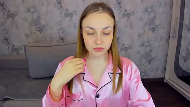 Snapshot of JessicaNickson chatting on 02/17/25, 01:10 JessicaNickson online show from 02/17/25, 01:10