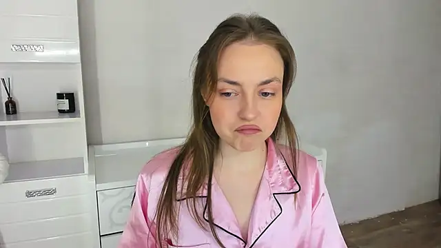 Snapshot of JessicaNickson chatting on 10/31/25, 03:24 JessicaNickson online show from 10/31/25, 03:24