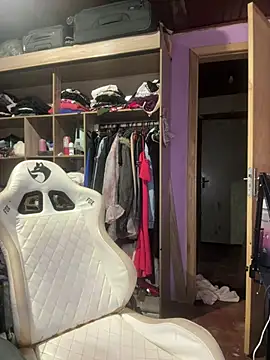 bunnydark00 online show from 04/13/26, 04:40