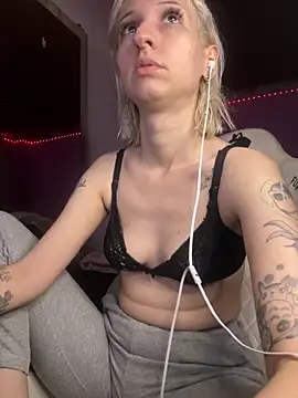 bunnydark00 online show from 04/17/26, 04:59