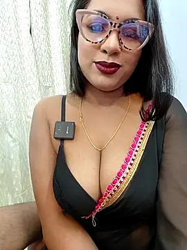 Queen Dolly online show from 03/13/26, 05:41