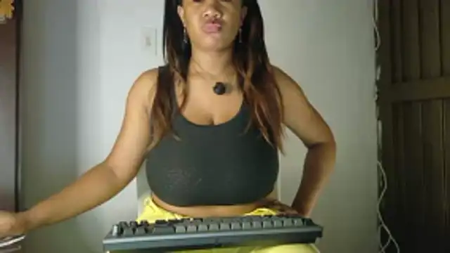 Snapshot of ashanty_1012 chatting on 02/16/26, 12:07 ashanty 1012 online show from 02/16/26, 12:07