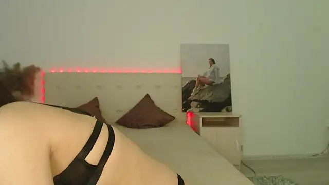 RoxannePure online show from 02/15/26, 07:51