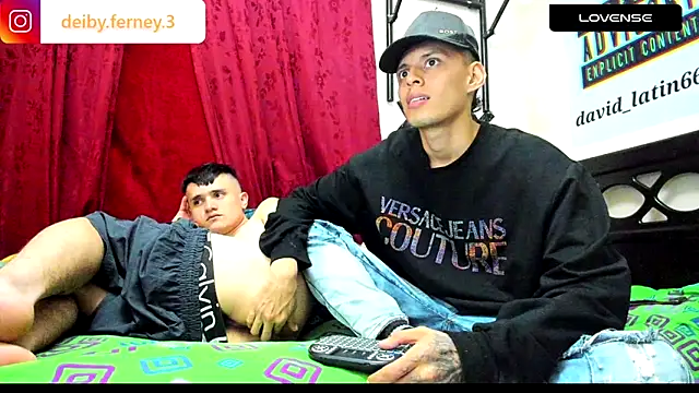 Snapshot of davidlatin66 chatting on 12/29/24, 02:27 davidlatin66 online show from 12/29/24, 02:27