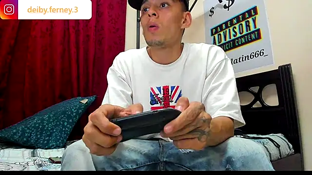 Snapshot of davidlatin66 chatting on 01/23/25, 03:48 davidlatin66 online show from 01/23/25, 03:48