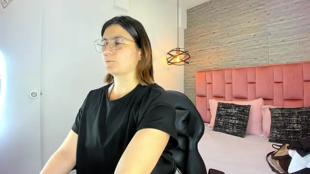 SarahDeyvis online show from 09/28/25, 02:33