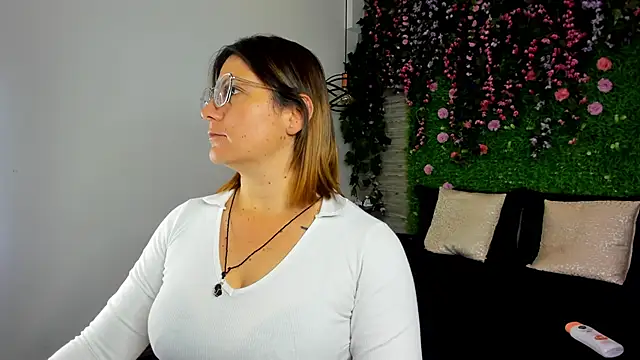 SarahDeyvis online show from 11/07/25, 01:00