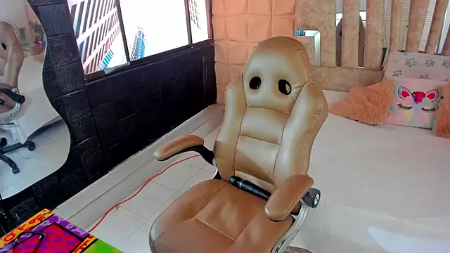 cute sassy online show from 03/26/26, 08:47