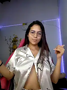 Snapshot of Sallye_ chatting on 01/04/25, 07:45 Sallye online show from 01/04/25, 07:45